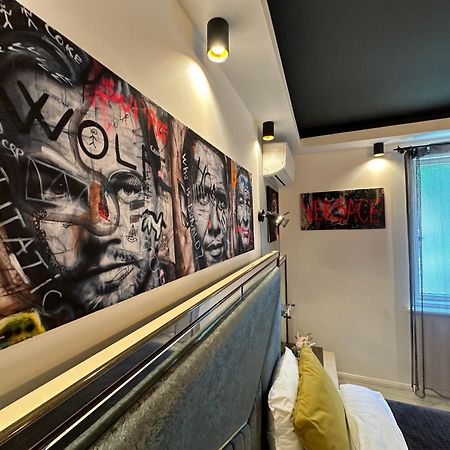 The Fame - Modern Studio In Top Location & Parking ไกรโอวา ภายนอก รูปภาพ