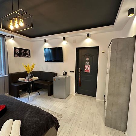 The Fame - Modern Studio In Top Location & Parking ไกรโอวา ภายนอก รูปภาพ