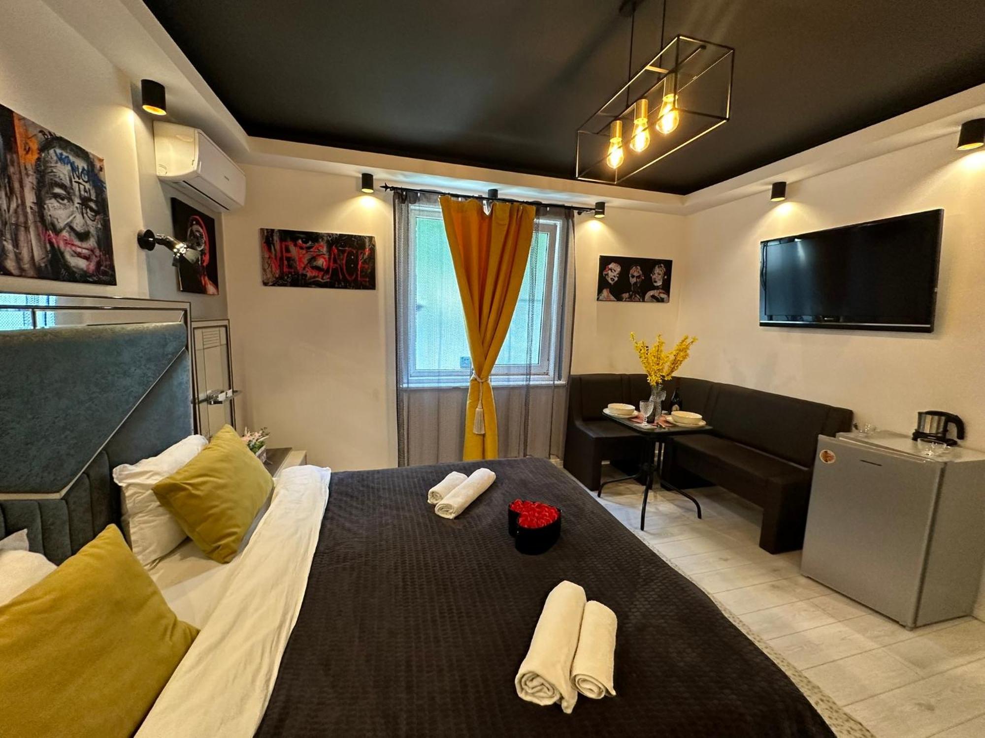 The Fame - Modern Studio In Top Location & Parking ไกรโอวา ภายนอก รูปภาพ