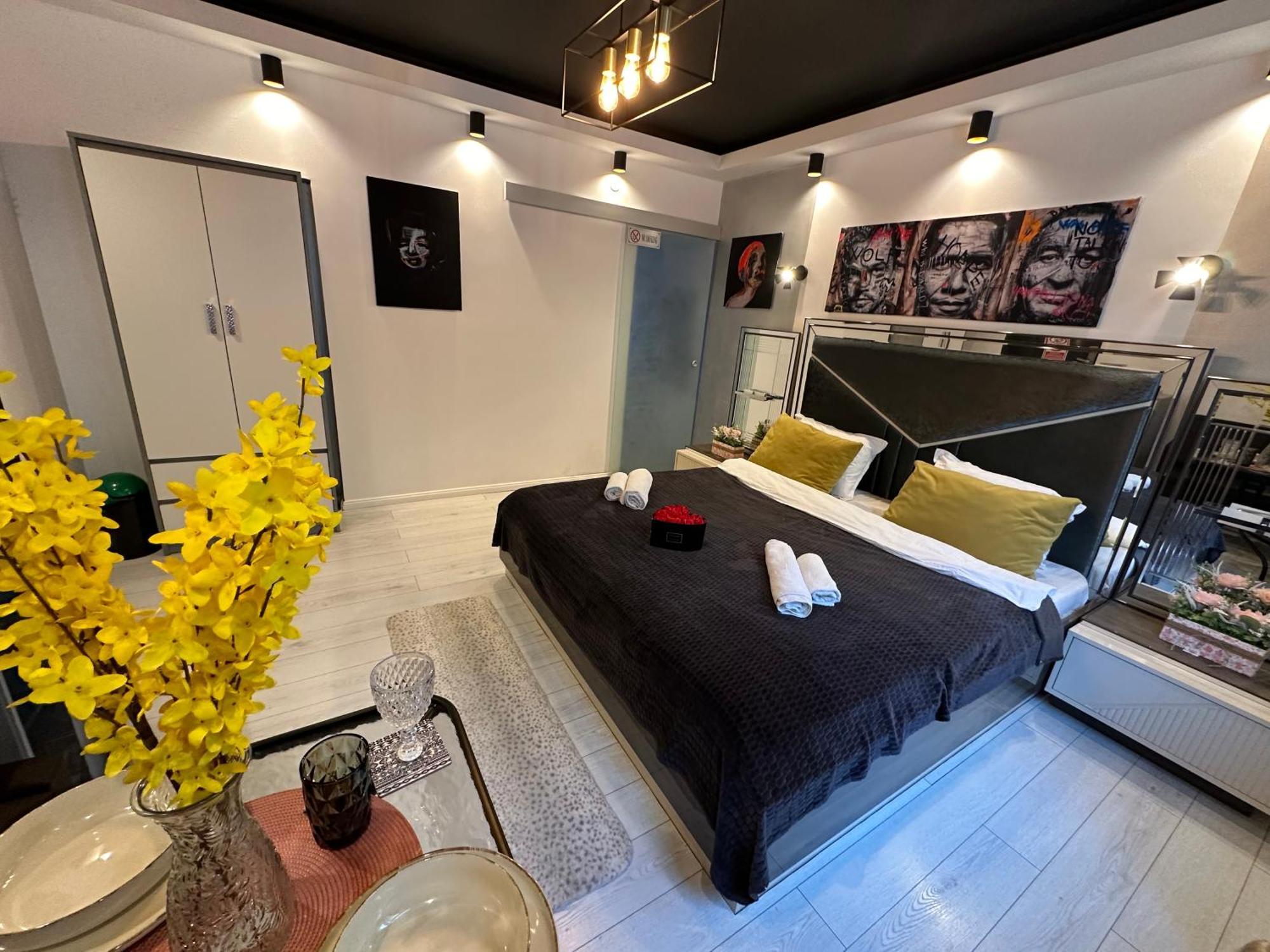 The Fame - Modern Studio In Top Location & Parking ไกรโอวา ภายนอก รูปภาพ